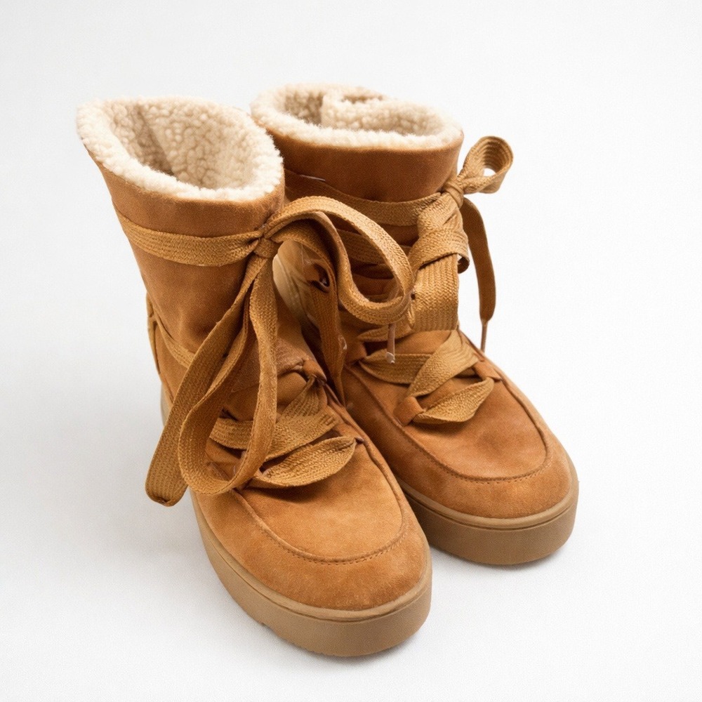 Universal Thread Sherpa Boots Thick Laces Size 6 Winter Cozy